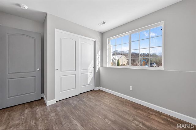 127 Creekside Drive, Winfield, MO 63389