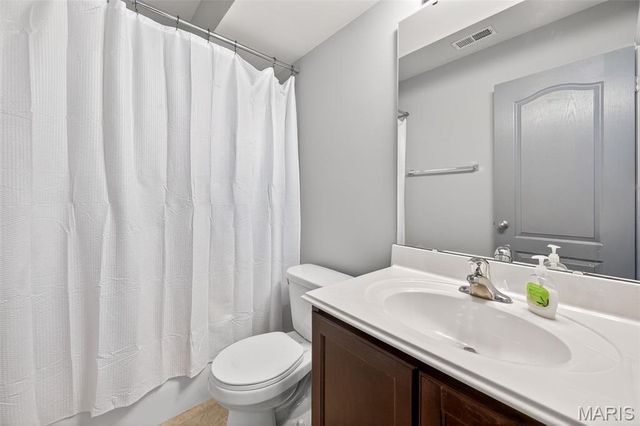 127 Creekside Drive, Winfield, MO 63389