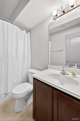 127 Creekside Drive, Winfield, MO 63389