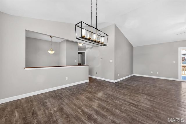 127 Creekside Drive, Winfield, MO 63389