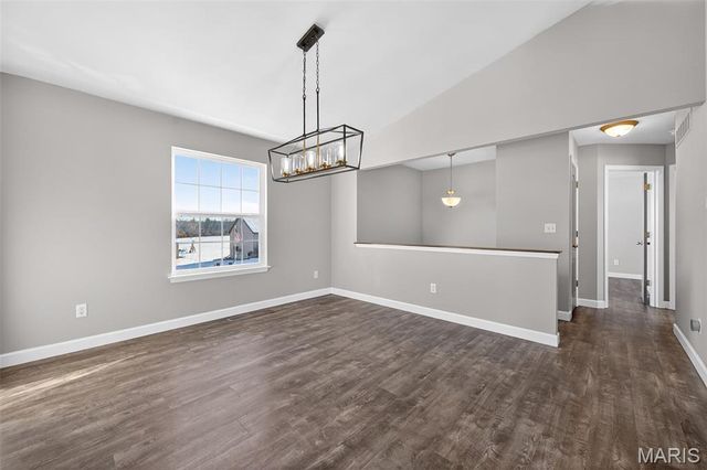 127 Creekside Drive, Winfield, MO 63389