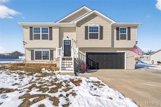 127 Creekside Drive, Winfield, MO 63389