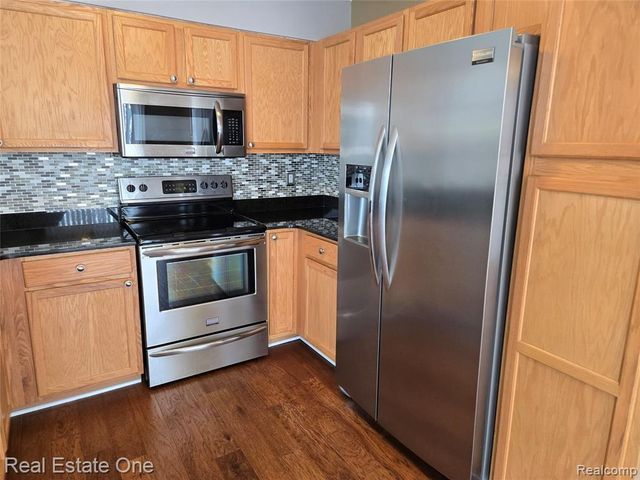 1716 Deepwood Circle 43, Rochester, MI 48307