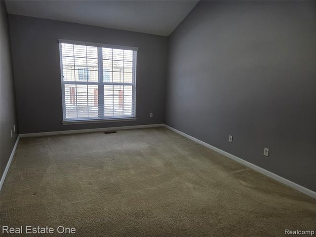 1716 Deepwood Circle 43, Rochester, MI 48307