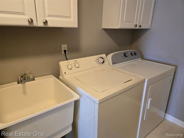 1716 Deepwood Circle 43, Rochester, MI 48307