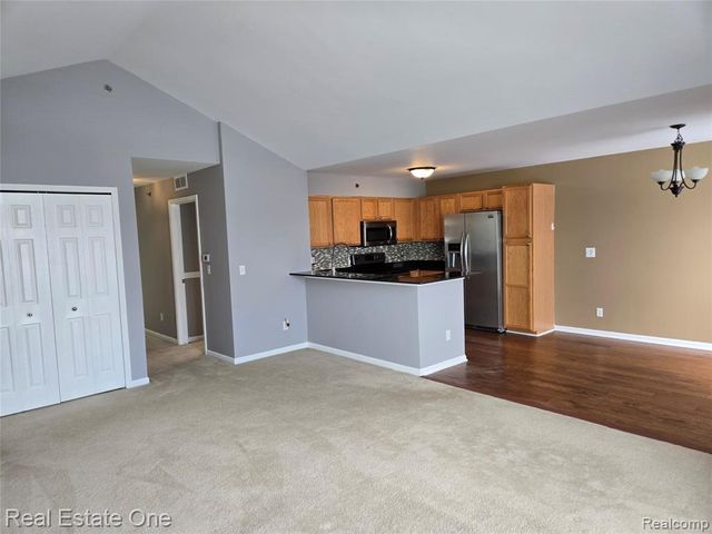 1716 Deepwood Circle 43, Rochester, MI 48307