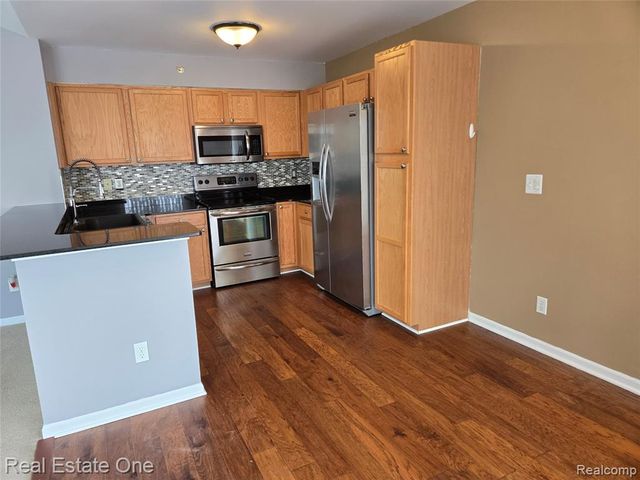 1716 Deepwood Circle 43, Rochester, MI 48307