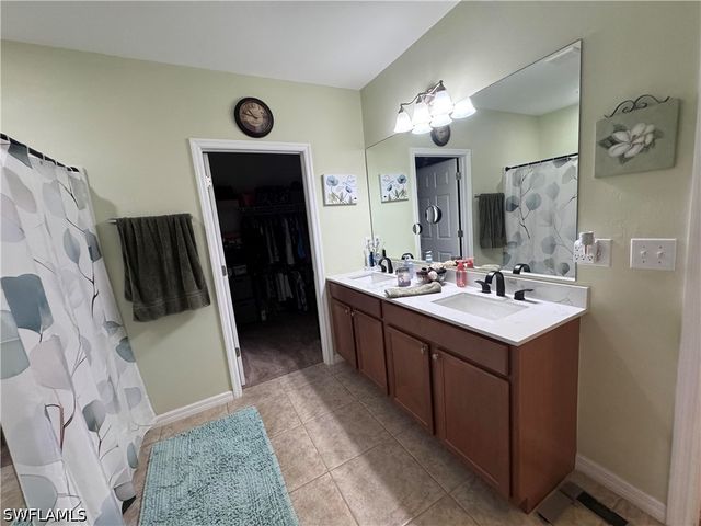 3079 Apple Blossom DR, Alva, FL 33920