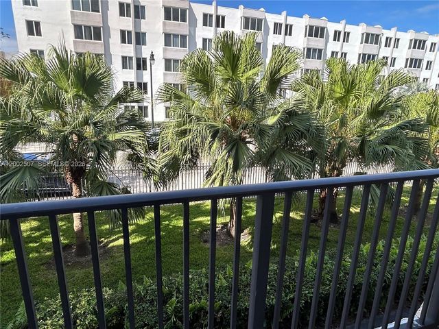 201 180th Dr 114, Sunny Isles Beach, FL 33160