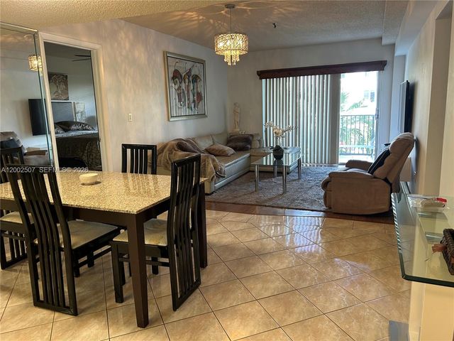 201 180th Dr 114, Sunny Isles Beach, FL 33160