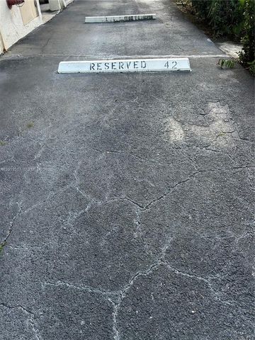 201 180th Dr 114, Sunny Isles Beach, FL 33160