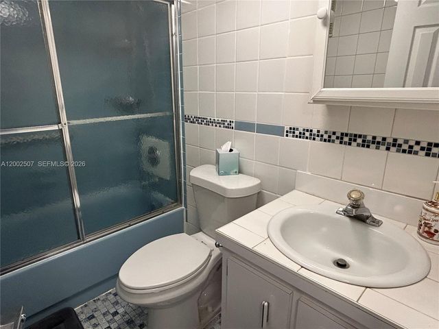201 180th Dr 114, Sunny Isles Beach, FL 33160