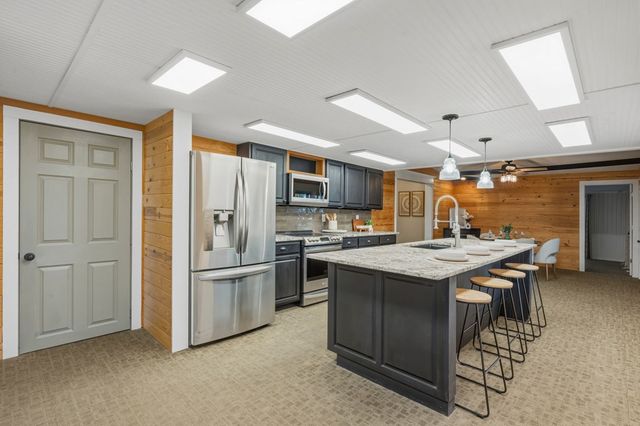 195 Lillian Dr, Kerrville, TX 78028