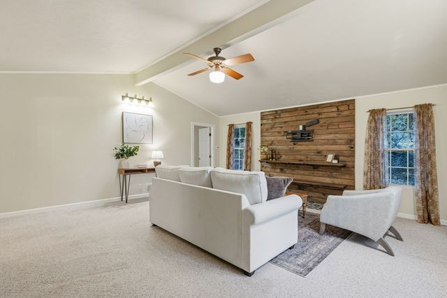 195 Lillian Dr, Kerrville, TX 78028