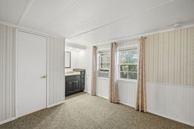 195 Lillian Dr, Kerrville, TX 78028