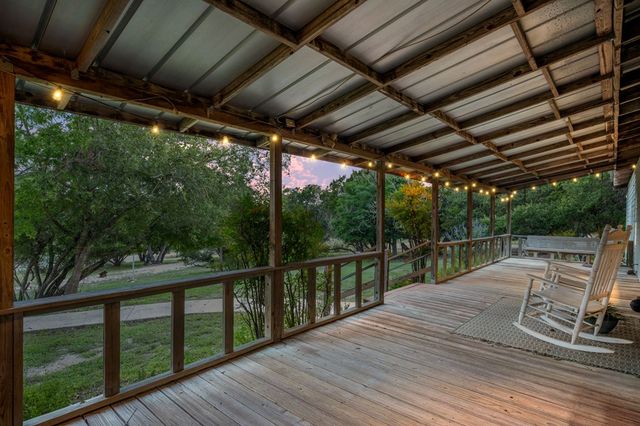 195 Lillian Dr, Kerrville, TX 78028