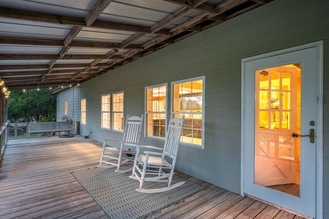 195 Lillian Dr, Kerrville, TX 78028