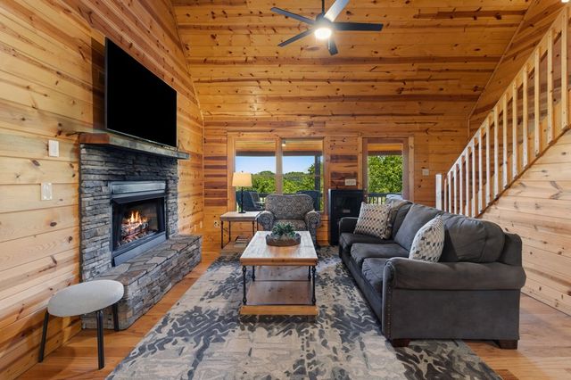 161 Huntington Way, Blue Ridge, GA 30513
