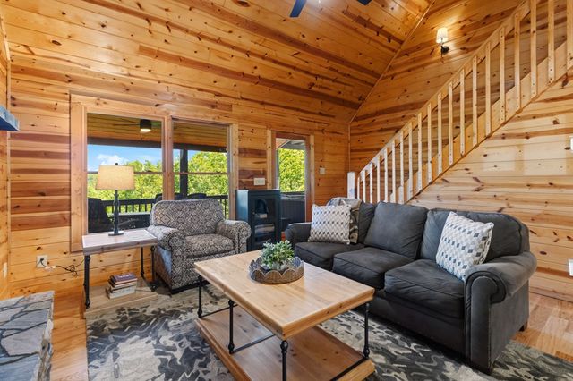 161 Huntington Way, Blue Ridge, GA 30513