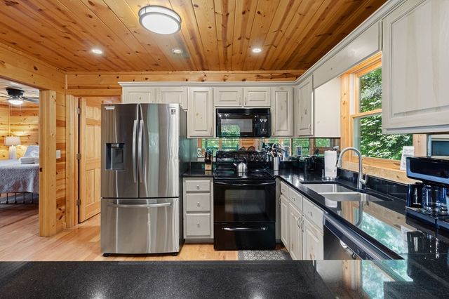 161 Huntington Way, Blue Ridge, GA 30513