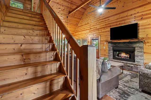 161 Huntington Way, Blue Ridge, GA 30513