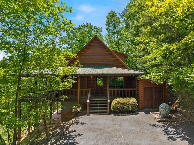 161 Huntington Way, Blue Ridge, GA 30513