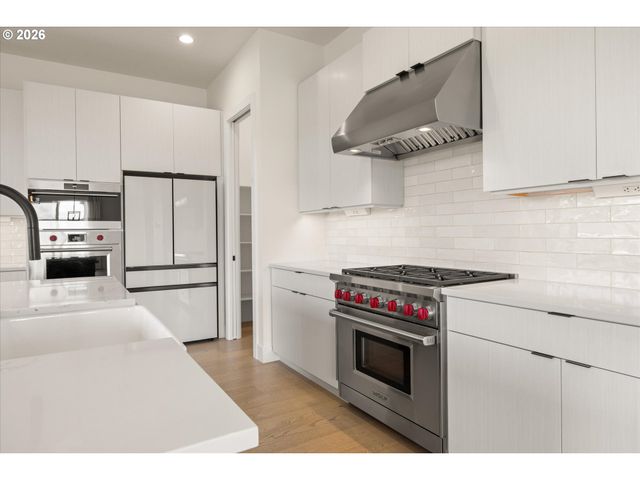 16171 Nw GOODERHAM St, Portland, OR 97229