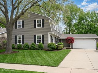 1615 S Kaspar Avenue, Arlington Heights, IL 60005