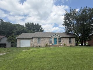 205 Marshall Dr, Clarksville, TN 37042