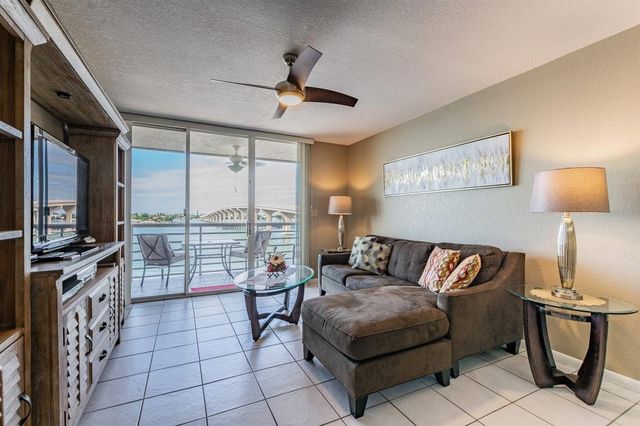 5701 BAHIA DEL MAR CIRCLE 403, St Petersburg, FL 33715