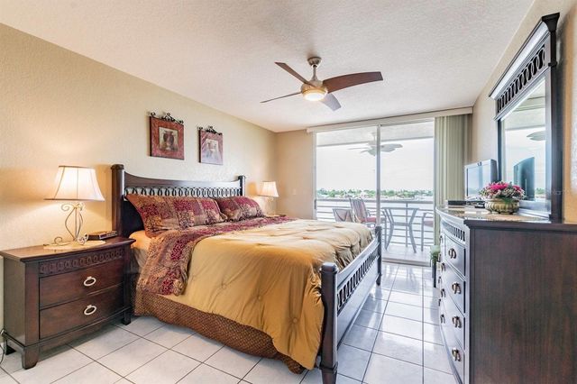 5701 BAHIA DEL MAR CIRCLE 403, St Petersburg, FL 33715