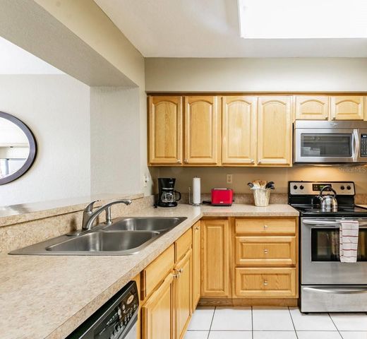 5701 BAHIA DEL MAR CIRCLE 403, St Petersburg, FL 33715