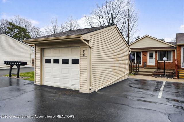 258 Bonnie Brook Drive 12, Charlotte, MI 48813