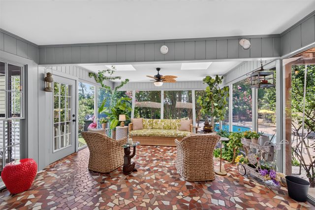 4752 Richmond Avenue, Shreveport, LA 71106