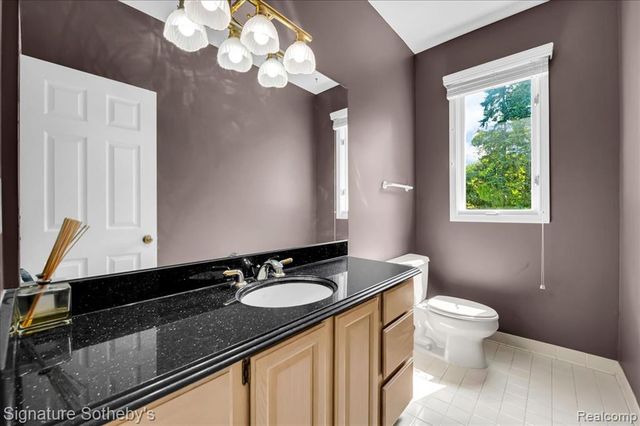 4866 Riverchase Drive, Troy, MI 48098