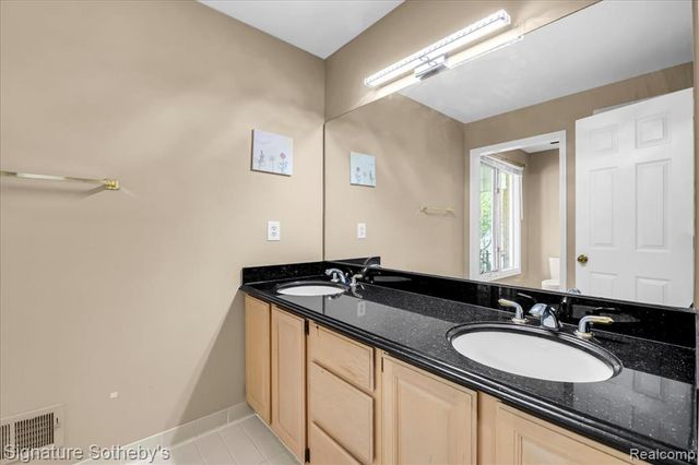 4866 Riverchase Drive, Troy, MI 48098