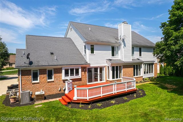 4866 Riverchase Drive, Troy, MI 48098