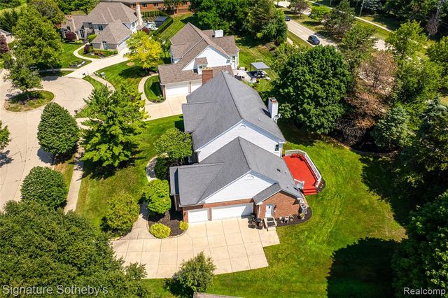 4866 Riverchase Drive, Troy, MI 48098