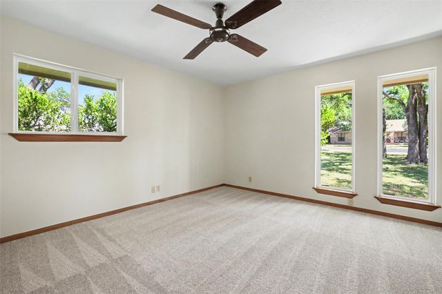 307 Las Plumas DR, Georgetown, TX 78628