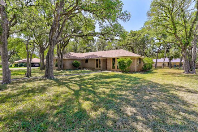 307 Las Plumas DR, Georgetown, TX 78628