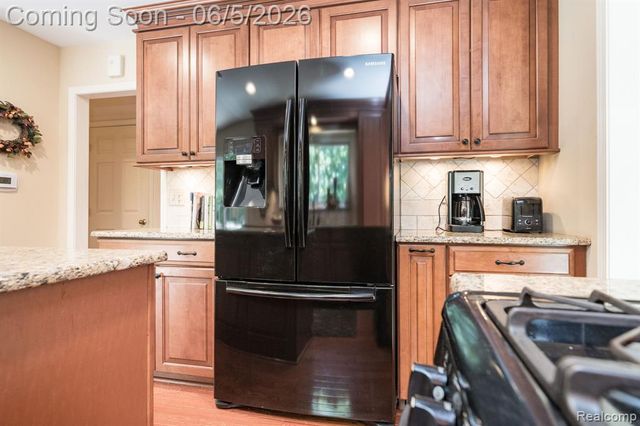 44828 Roundview Drive, Novi, MI 48375