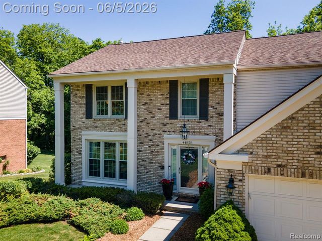 44828 Roundview Drive, Novi, MI 48375