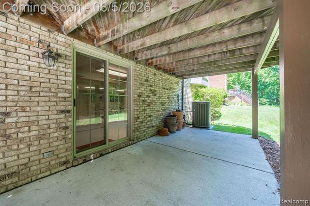 44828 Roundview Drive, Novi, MI 48375