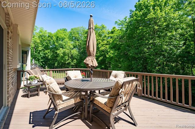 44828 Roundview Drive, Novi, MI 48375