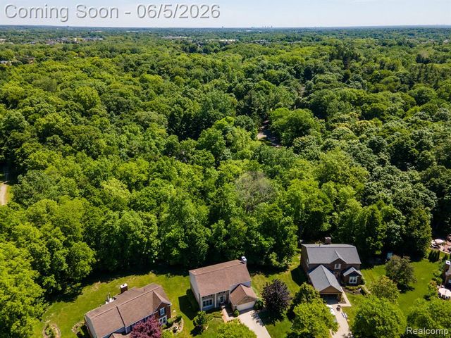 44828 Roundview Drive, Novi, MI 48375