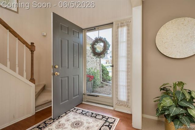 44828 Roundview Drive, Novi, MI 48375