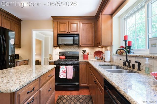 44828 Roundview Drive, Novi, MI 48375