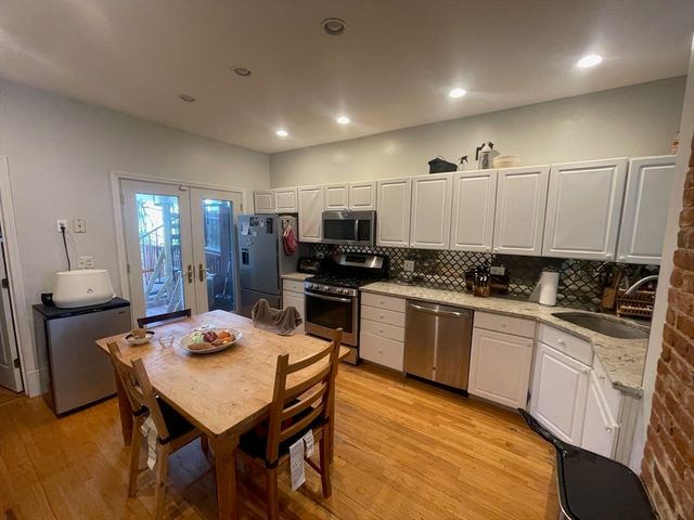 121 G Street 1, Boston, MA 02127