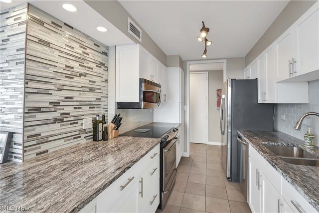 12700 Lake Avenue 2602, Lakewood, OH 44107