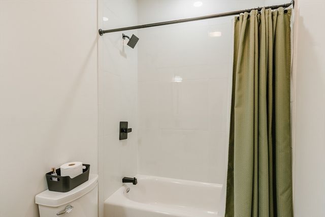 43 Withington St 7, Boston, MA 02124